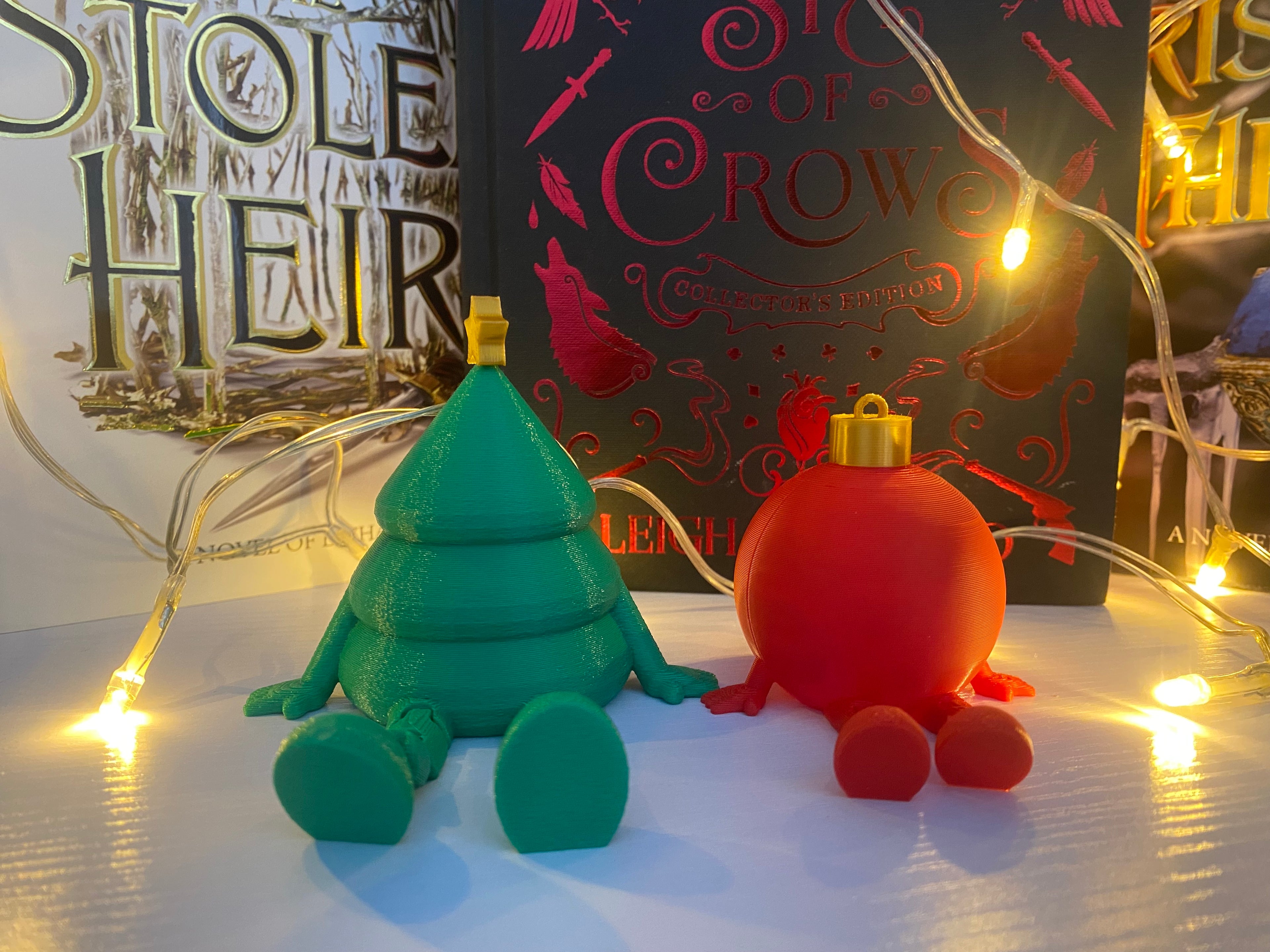 Articulated Christmas Tree & Bauble Figurine